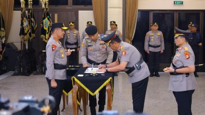Kapolri Lantik Irjen Pol. Dr. M. Awal Chairuddin sebagai Kapolda Sulsel Gantikan Irjen Pol. Djuhandhani Rahardjo Puro